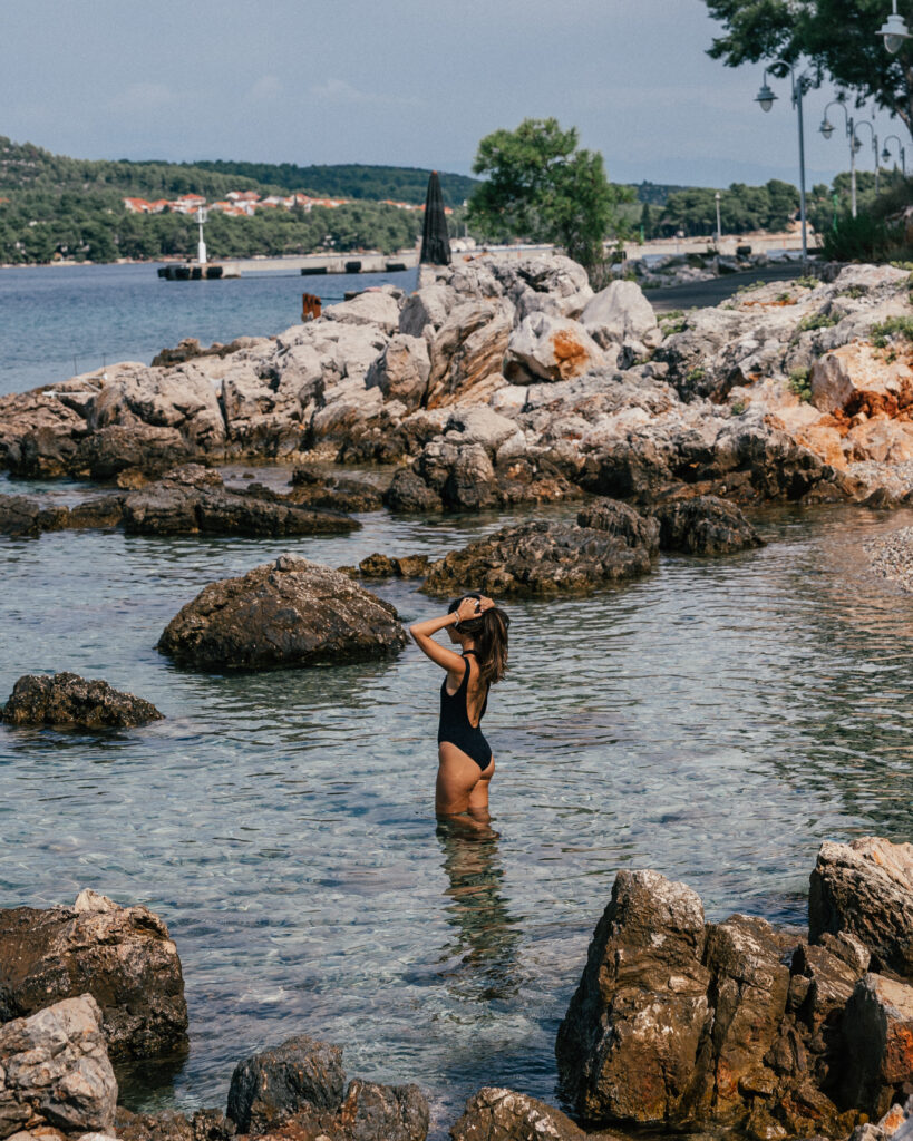 A complete 2-week Croatia itinerary and travel guide including the best Old Towns, beaches, islands, hikes, viewpoints, Croatia photo locations, hotels, restaurants, cliff bars and more.