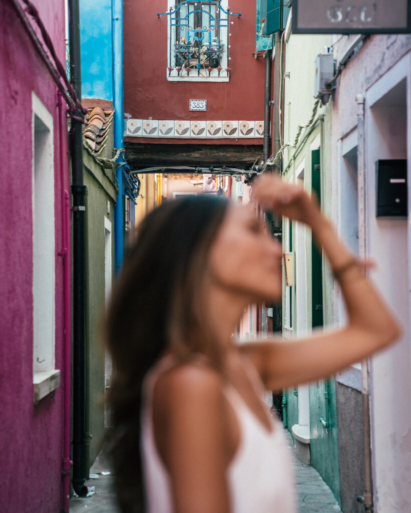 A complete travel guide to Burano including places to visit, viewpoints, restaurants and travel tips for the best Venice day trip.