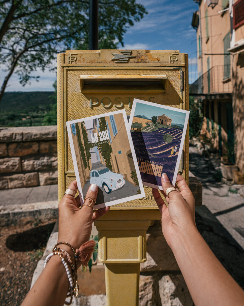 A complete travel guide to Moustiers-Sainte-Marie in the Provence region of France. 