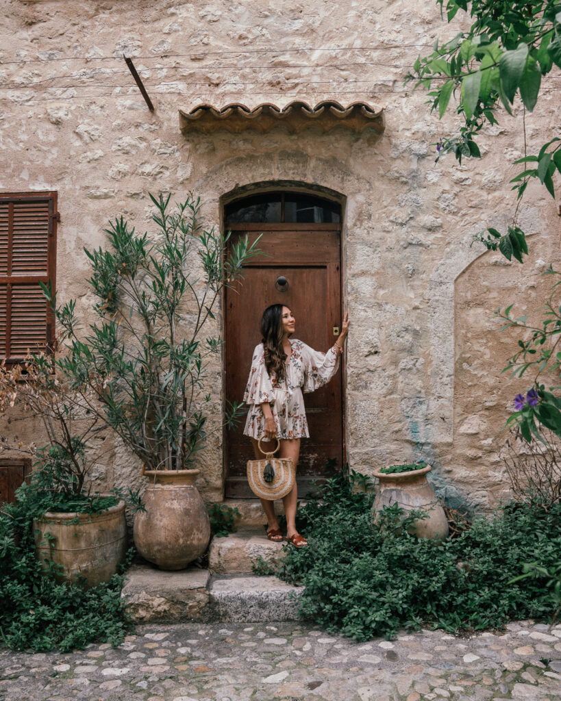 A complete travel guide to St. Paul de Vence, France included the best places to visit, viewpoints, hotels, Airbnbs, restaurants, travel tips and more. 