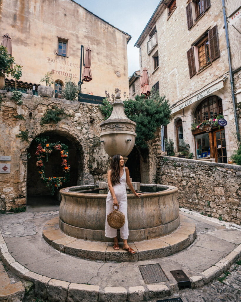 A complete travel guide to St. Paul de Vence, France included the best places to visit, viewpoints, hotels, Airbnbs, restaurants, travel tips and more. 