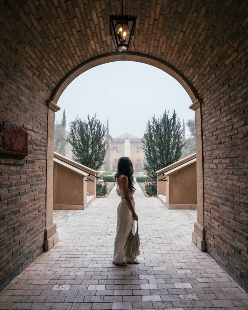 A complete travel guide to Paso Robles including the best places to visit, wineries, hotels, restaurants and Paso Robles photo locations.