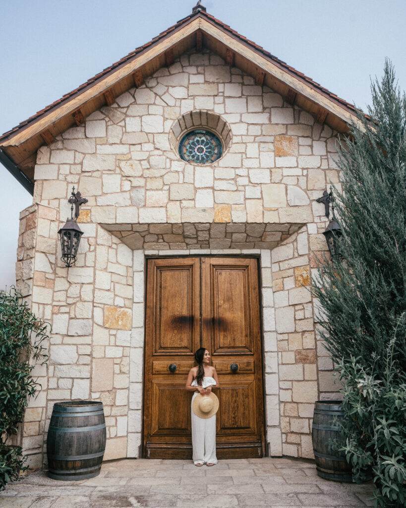 A complete travel guide to Paso Robles including the best places to visit, wineries, hotels, restaurants and Paso Robles photo locations.