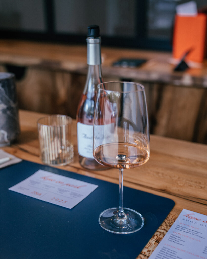 A complete travel guide to Paso Robles including the best places to visit, wineries, hotels, restaurants and Paso Robles photo locations.