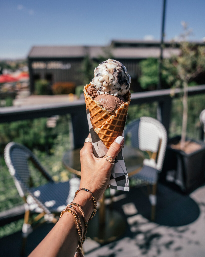 A complete travel guide to Paso Robles including the best places to visit, wineries, hotels, restaurants and Paso Robles photo locations.
