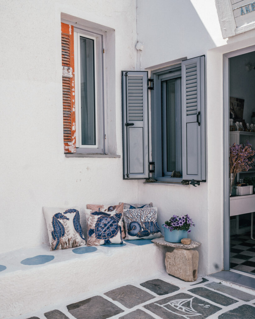 The ultimate guide to Serifos, Greece including the best places to visit, churches, beaches, hotels, villas, restaurants, bars and more.