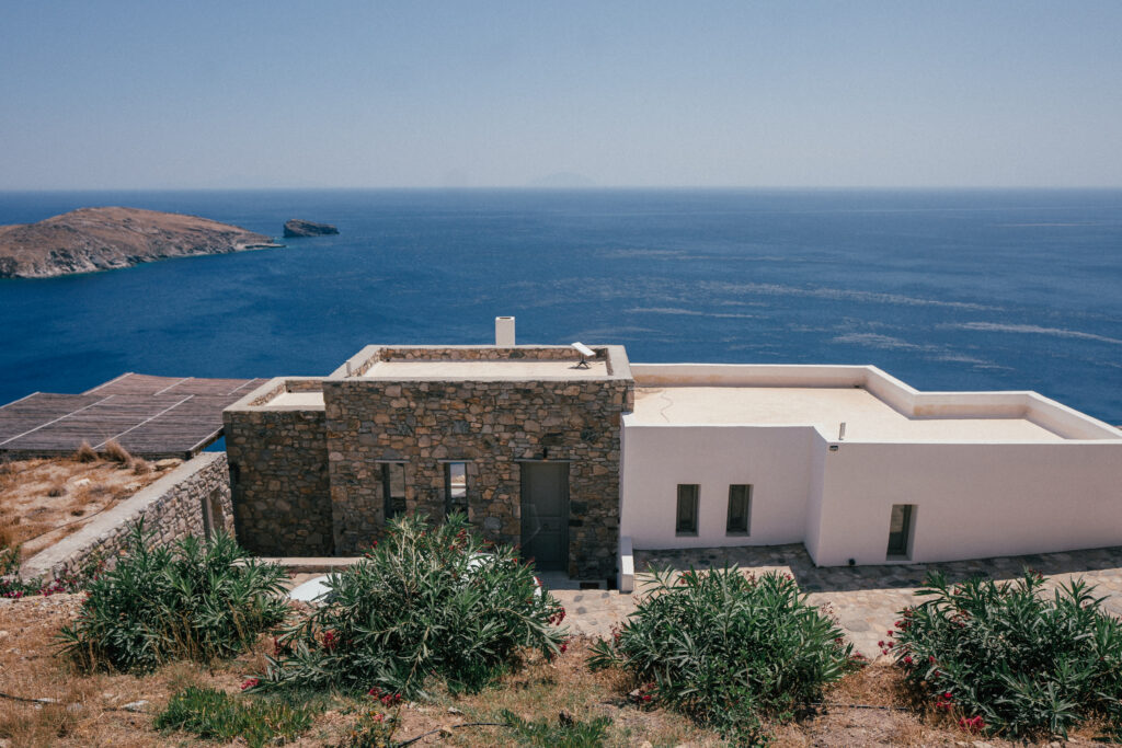 The ultimate guide to Serifos, Greece including the best places to visit, churches, beaches, hotels, villas, restaurants, bars and more.