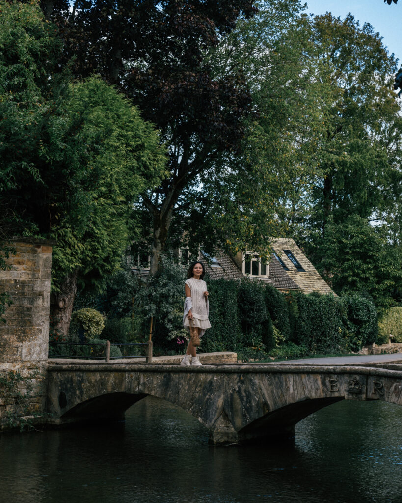 A complete guide to 10 must-visit villages in The Cotswolds including places to visit, Cotswolds photo locations, hotels, restaurants & more. 