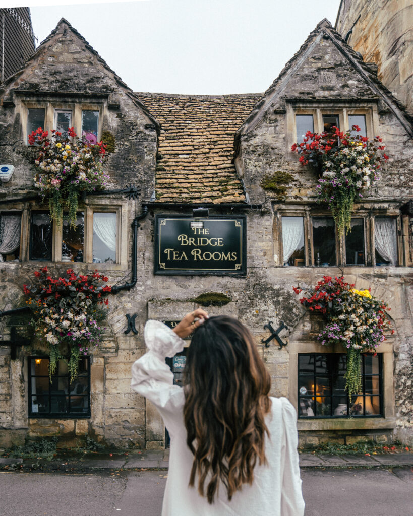 A complete guide to 10 must-visit villages in The Cotswolds including places to visit, Cotswolds photo locations, hotels, restaurants & more. 