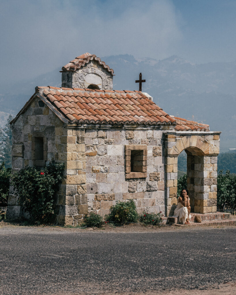 A complete guide to visiting Castillo di Amarossa, a Tuscan castle and winery in Napa Valley, California.
