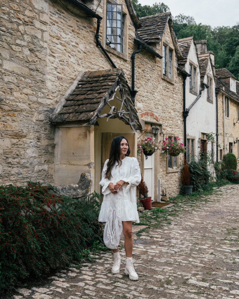 A complete guide to 10 must-visit villages in The Cotswolds including places to visit, Cotswolds photo locations, hotels, restaurants & more. 