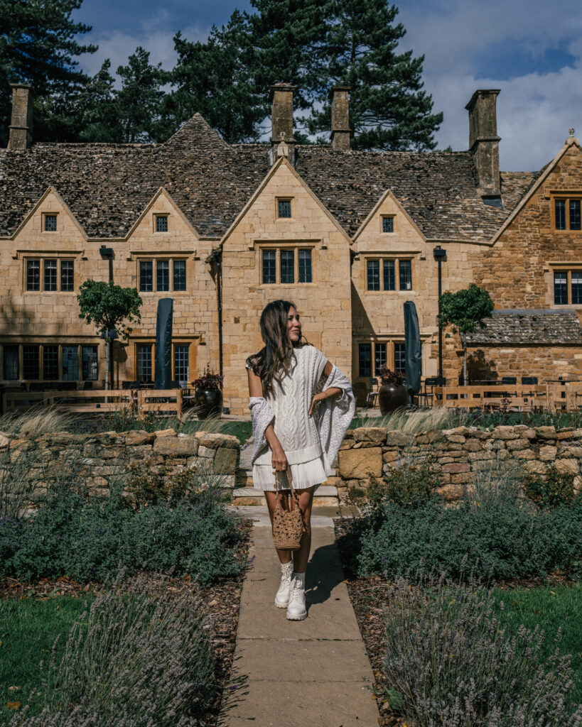A complete guide to 10 must-visit villages in The Cotswolds including places to visit, Cotswolds photo locations, hotels, restaurants & more. 