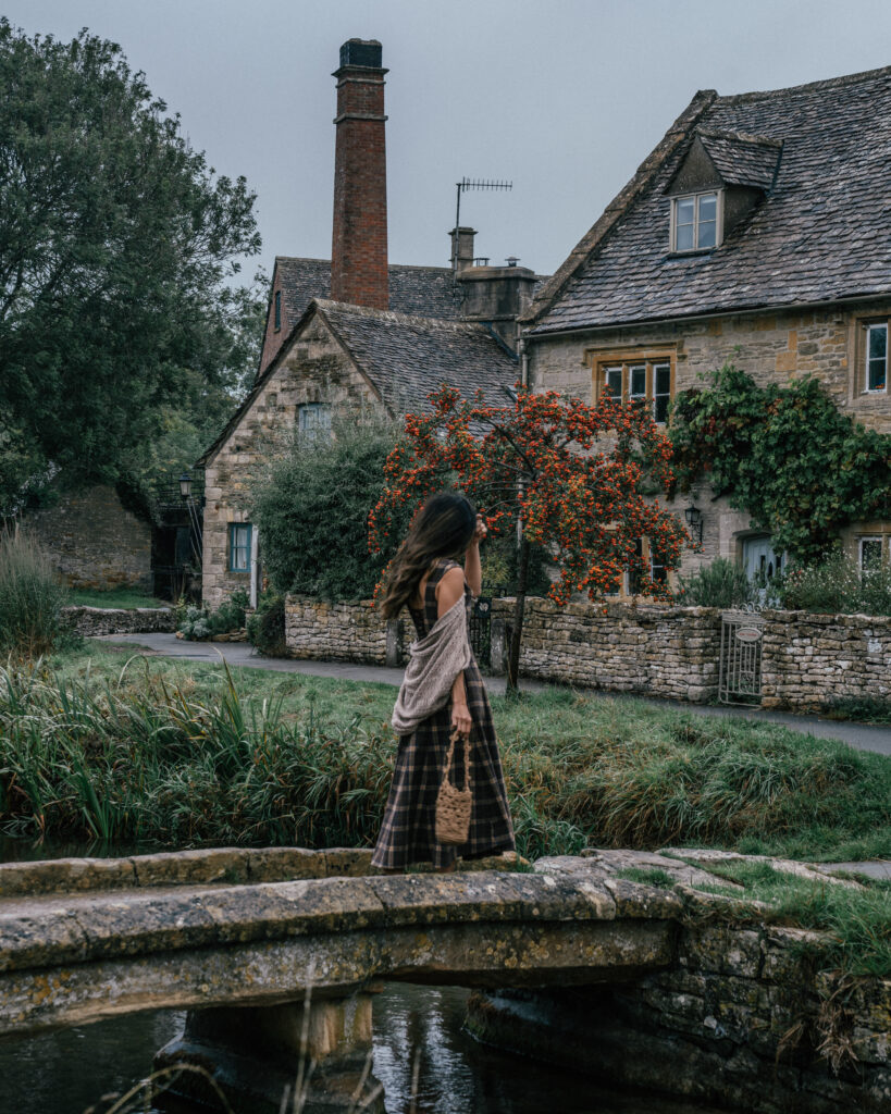 A complete guide to 10 must-visit villages in The Cotswolds including places to visit, Cotswolds photo locations, hotels, restaurants & more. 