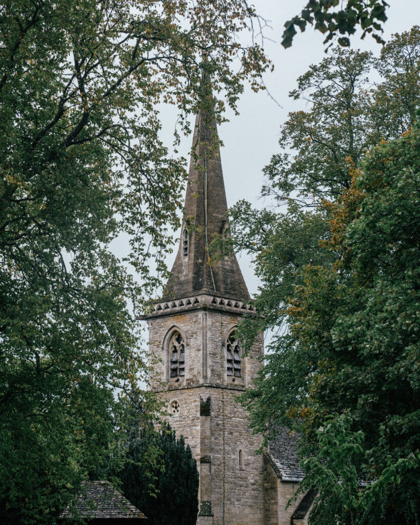 A complete guide to 10 must-visit villages in The Cotswolds including places to visit, Cotswolds photo locations, hotels, restaurants & more. 