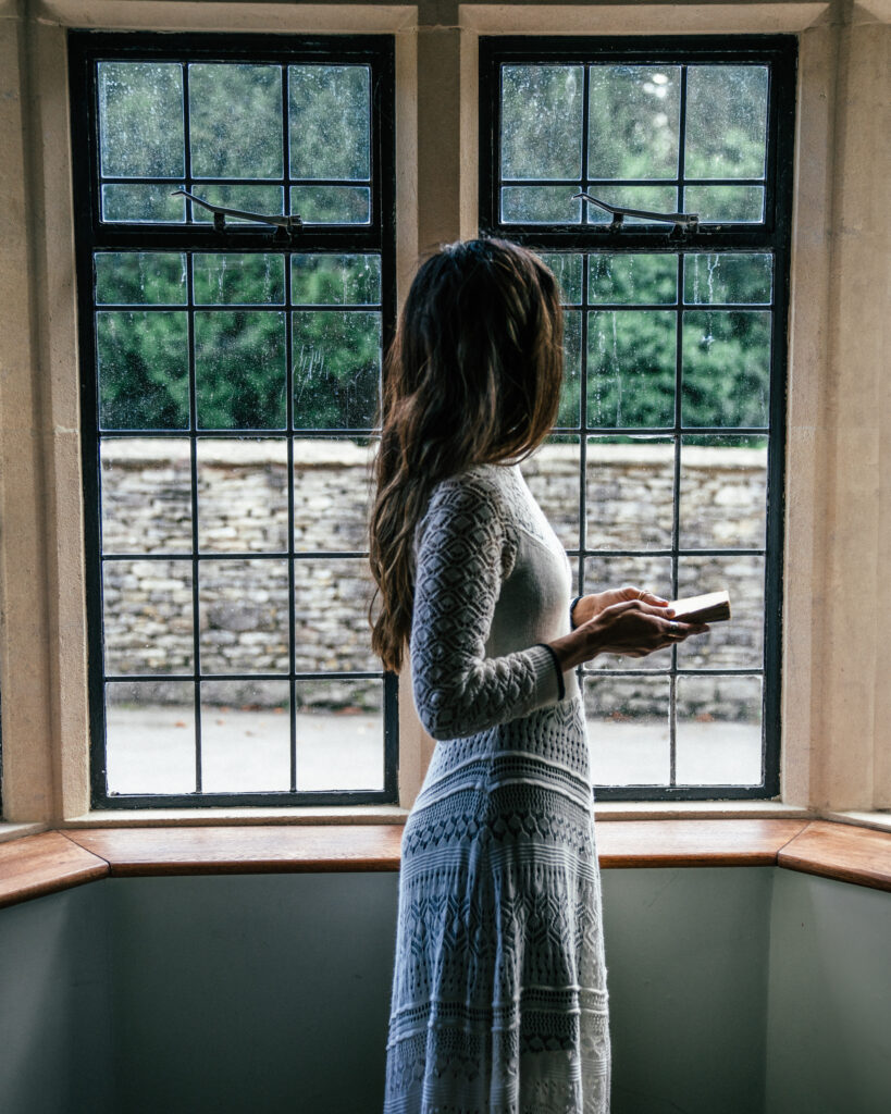 A complete guide to 10 must-visit villages in The Cotswolds including places to visit, Cotswolds photo locations, hotels, restaurants & more. 