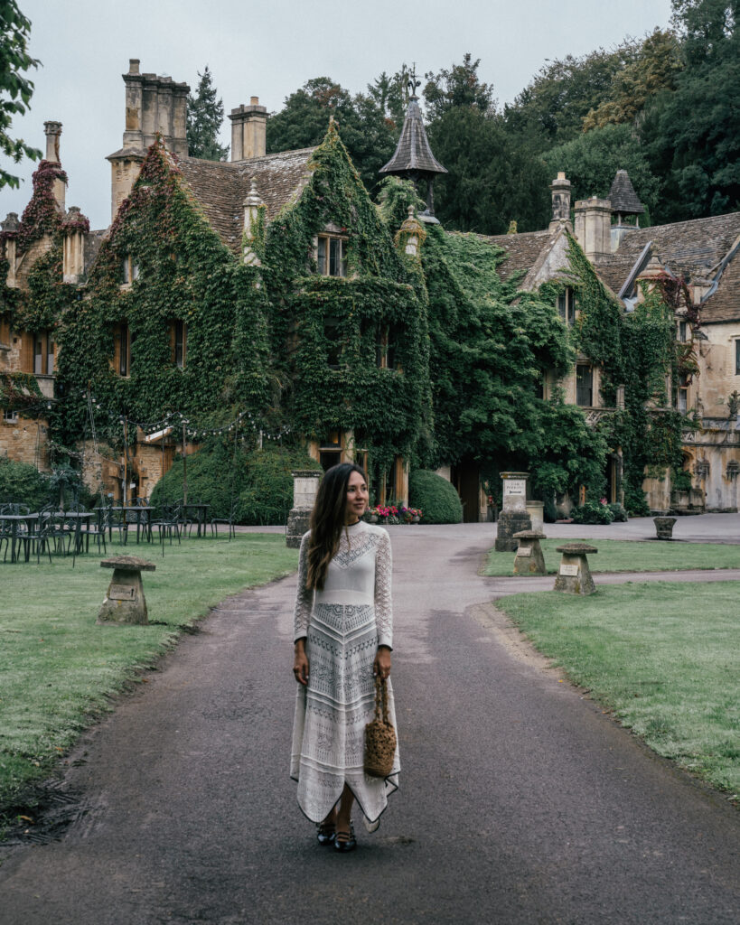 A complete guide to 10 must-visit villages in The Cotswolds including places to visit, Cotswolds photo locations, hotels, restaurants & more. 