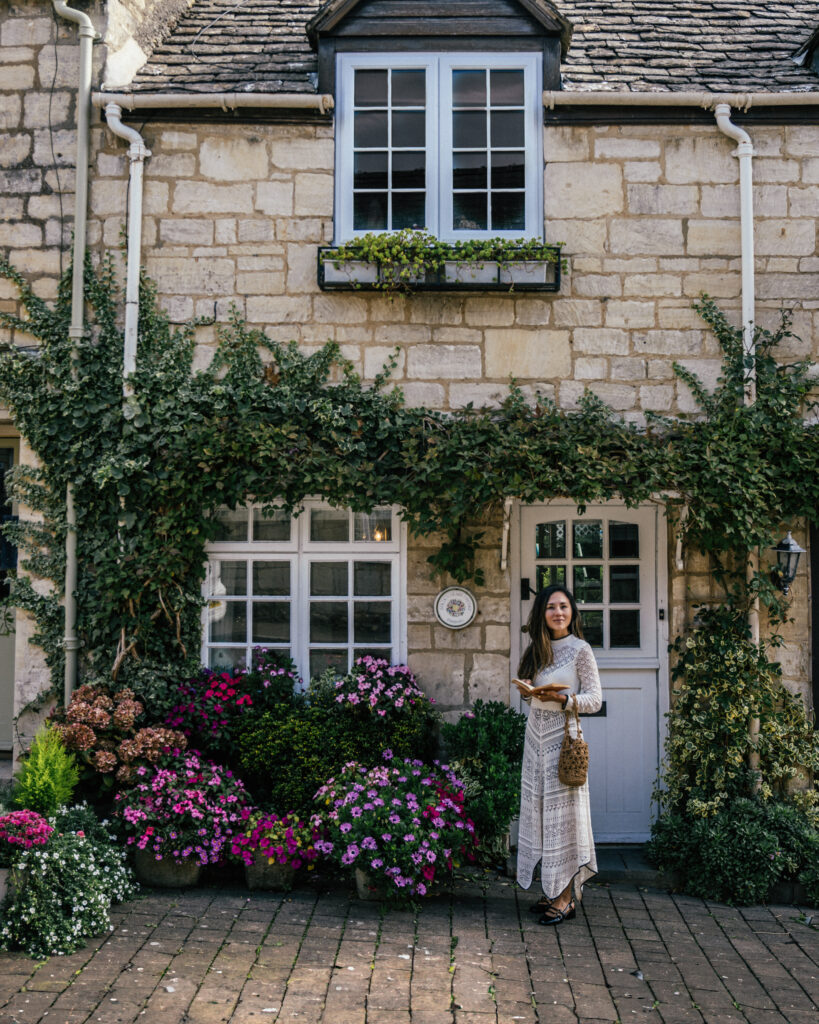 A complete guide to 10 must-visit villages in The Cotswolds including places to visit, Cotswolds photo locations, hotels, restaurants & more. 
