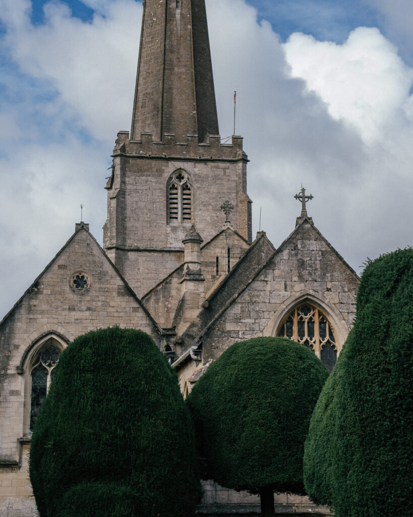 A complete guide to 10 must-visit villages in The Cotswolds including places to visit, Cotswolds photo locations, hotels, restaurants & more. 