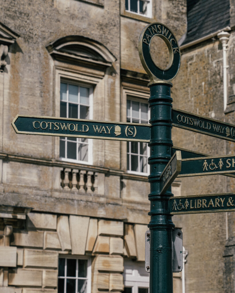 A complete guide to 10 must-visit villages in The Cotswolds including places to visit, Cotswolds photo locations, hotels, restaurants & more. 