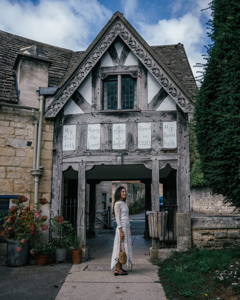 A complete guide to 10 must-visit villages in The Cotswolds including places to visit, Cotswolds photo locations, hotels, restaurants & more. 
