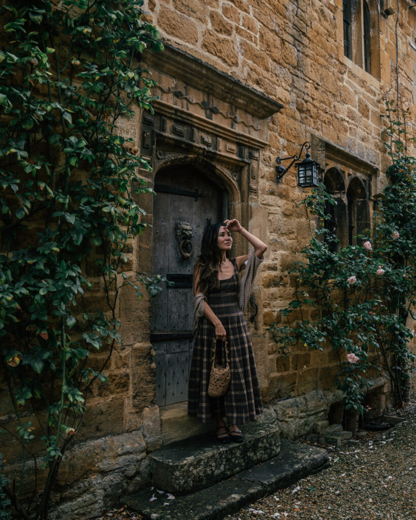 A complete guide to 10 must-visit villages in The Cotswolds including places to visit, Cotswolds photo locations, hotels, restaurants & more. 
