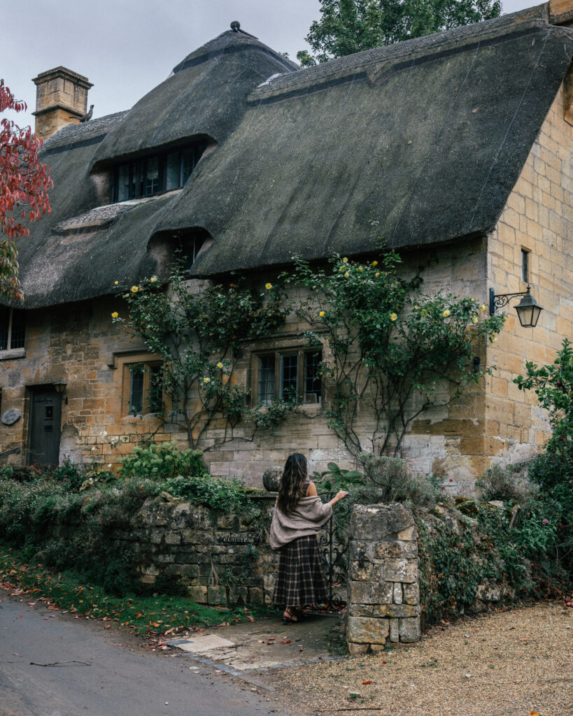 A complete guide to 10 must-visit villages in The Cotswolds including places to visit, Cotswolds photo locations, hotels, restaurants & more. 
