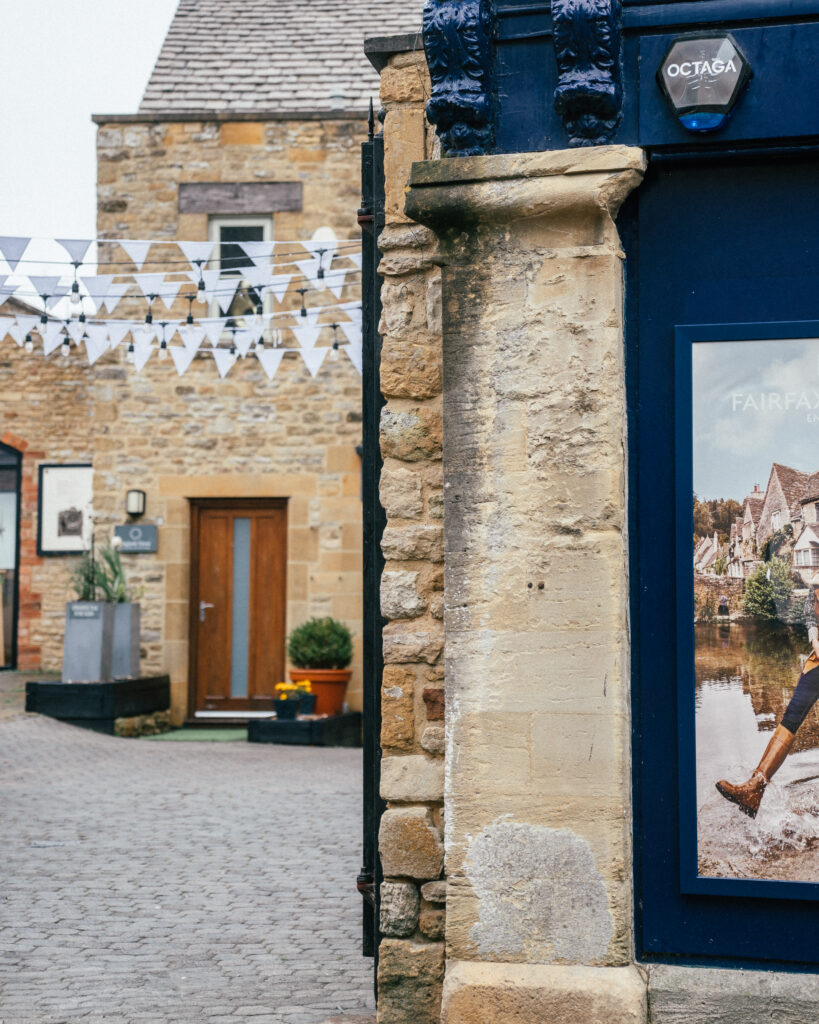 A complete guide to 10 must-visit villages in The Cotswolds including places to visit, Cotswolds photo locations, hotels, restaurants & more. 