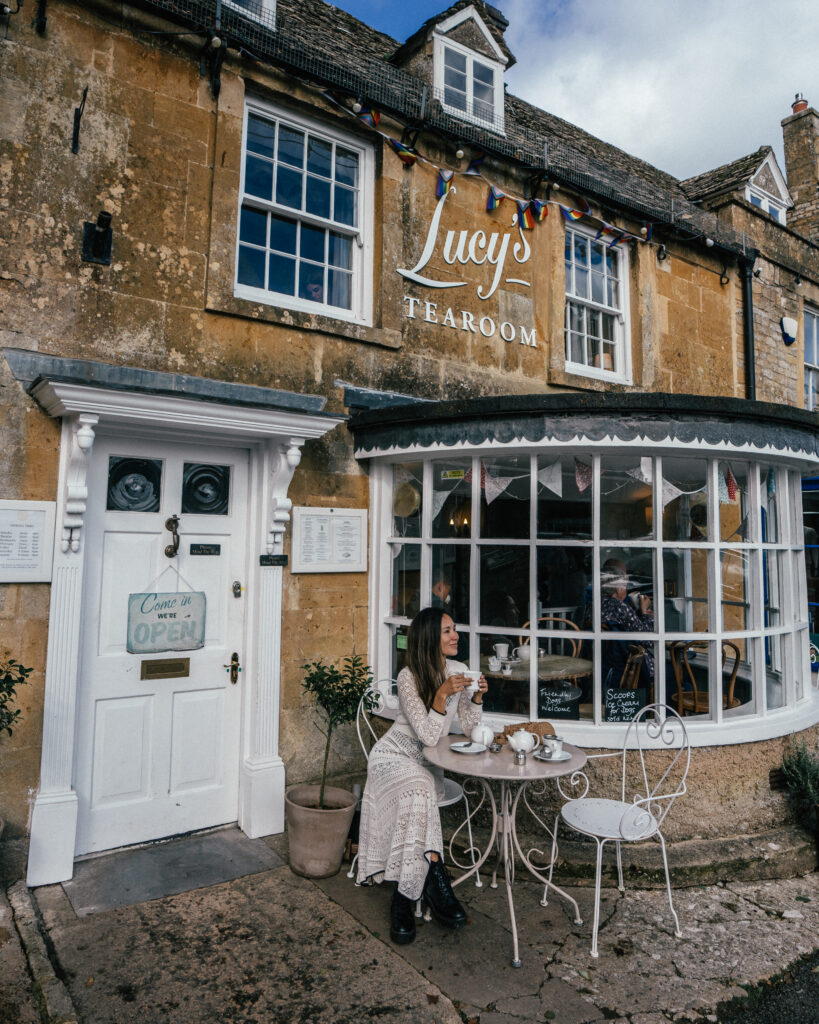 A complete guide to 10 must-visit villages in The Cotswolds including places to visit, Cotswolds photo locations, hotels, restaurants & more. 
