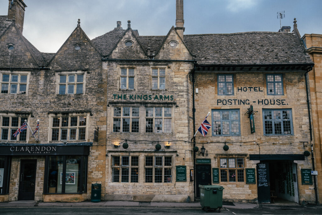 A complete guide to 10 must-visit villages in The Cotswolds including places to visit, Cotswolds photo locations, hotels, restaurants & more. 