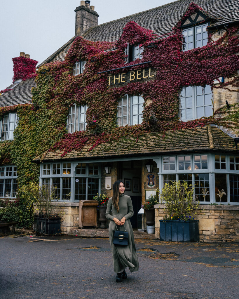 A complete guide to 10 must-visit villages in The Cotswolds including places to visit, Cotswolds photo locations, hotels, restaurants & more. 