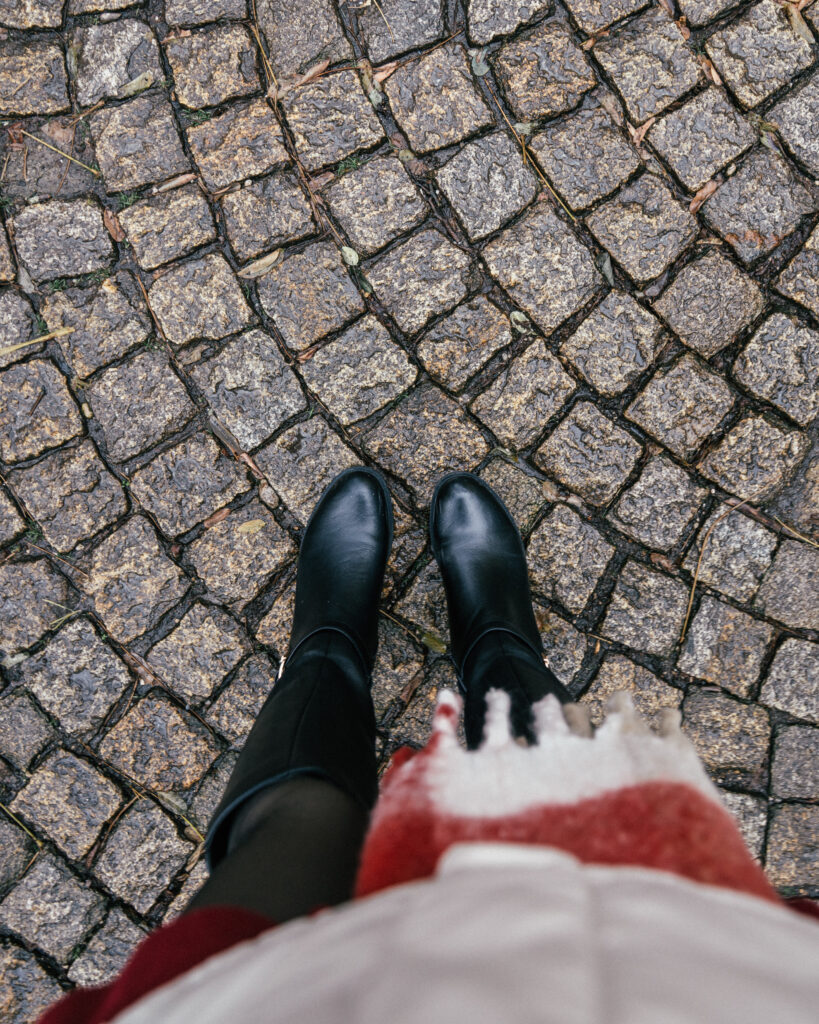 A complete guide to Christmas season in Munich, Germany including the best Christmas markets, places to visit, viewpoints, hotels, restaurants and more.