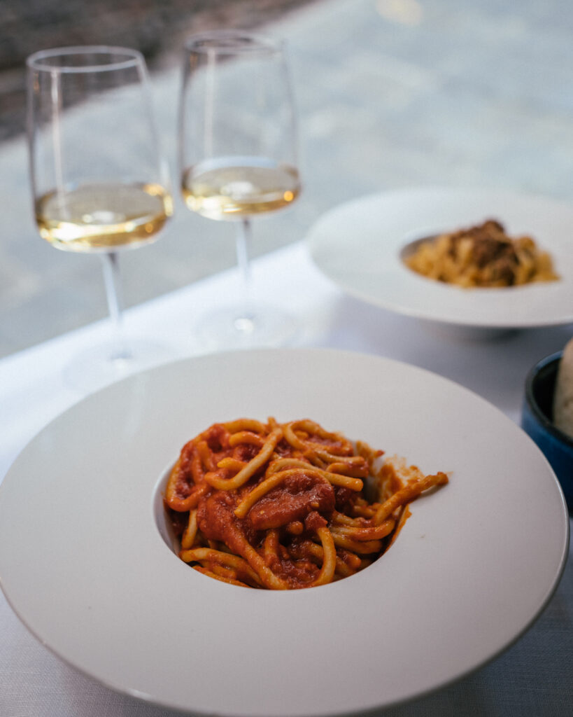 A complete travel guide to Siena, Italy in Tuscany including the best the best places to visit, historical sites, hotels, best Siena viewpoints, restaurants, wine bars, Siena photo locations, travel tips and more.