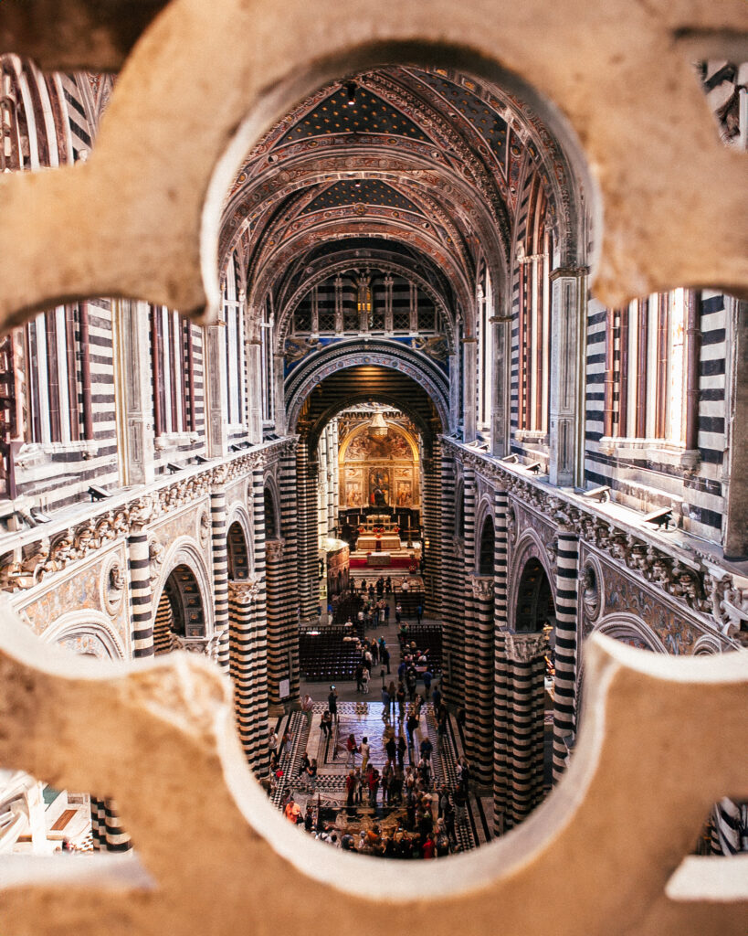 A complete travel guide to Siena, Italy in Tuscany including the best the best places to visit, historical sites, hotels, best Siena viewpoints, restaurants, wine bars, Siena photo locations, travel tips and more.