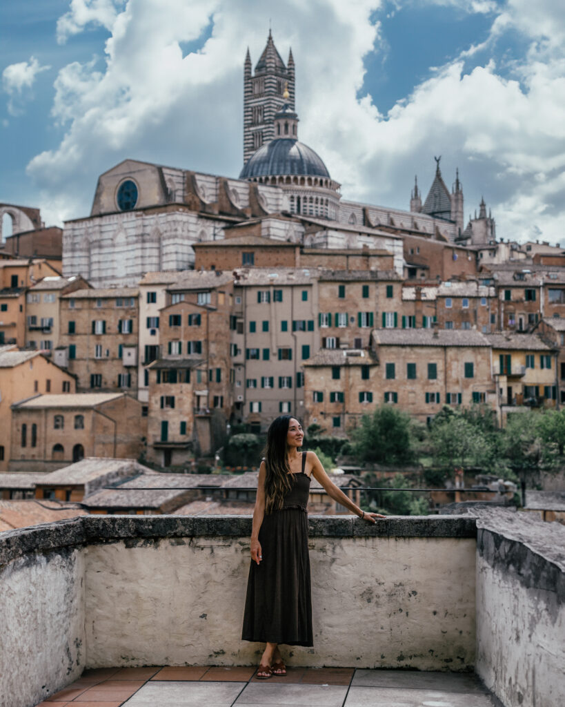 A complete travel guide to Siena, Italy in Tuscany including the best the best places to visit, historical sites, hotels, best Siena viewpoints, restaurants, wine bars, Siena photo locations, travel tips and more.