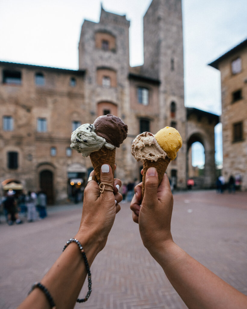 A complete travel guide to San Gimignano in Tuscany including the best places to visit, viewpoints, hotels, restaurants and more. 