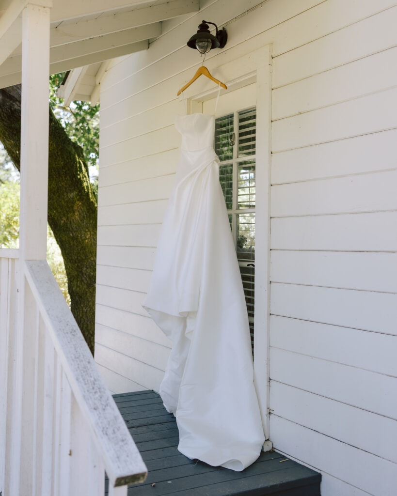 A complete guide to planning a dream Tuscany theme wedding in Sonoma, California including venue, planner, floral, design details and more.