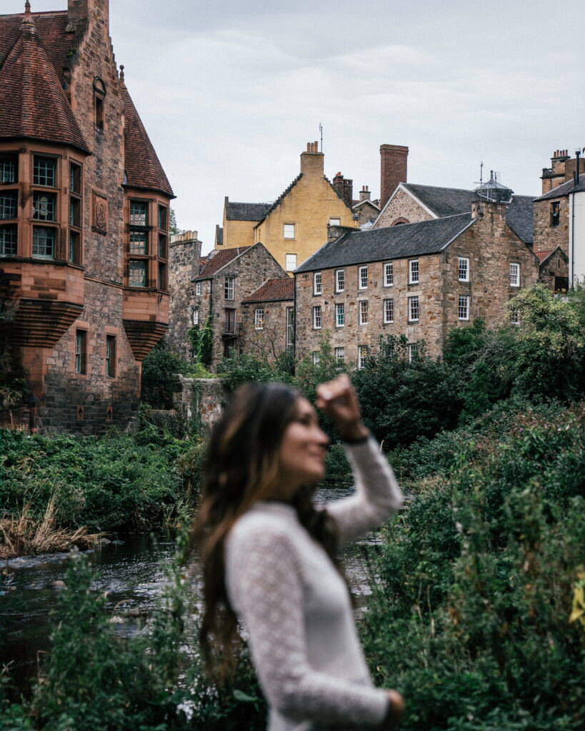 The ultimate travel guide to Edinburgh including the best places to visit, viewpoints, Harry Potter sights, hotels, restaurants, pubs and more. 