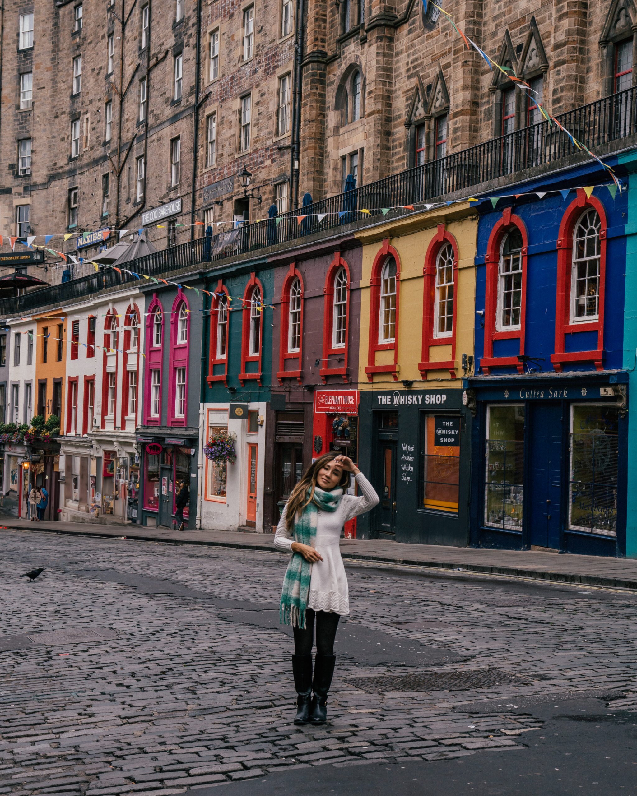 The ultimate travel guide to Edinburgh including the best places to visit, viewpoints, Harry Potter sights, hotels, restaurants, pubs and more.